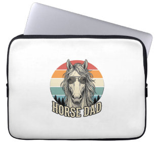 Vintage-Pferd-Vater-Sonnenuntergang-Gravur-Vektord Laptopschutzhülle