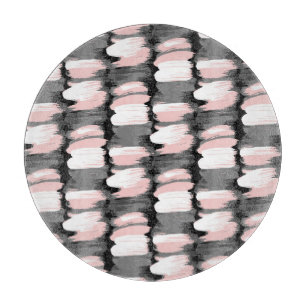 Vintage Pinselstriche, grau-rosa Dekoration. Schneidebrett