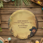 Vintage Pirate Birthday Party Ahoy Matey Alte Kart Pappteller<br><div class="desc">Ahoy, Mateys! Set dein Party mit unseren Pirate Themed Birthday Party Paper Tellern für ein köstliches Fest! Diese robusten Teller sind perfekt, um Ihren Lieblingspferd zu genießen, von begrabenen Schatznuggets bis hin zu Algensalat. Mit einem kühnen Piratendesign mit Schädel und Kreuzknochen, Schatzkarten und einem verwitterten Pergament-Hintergrund fügen sie Ihrem Tischumfeld...</div>