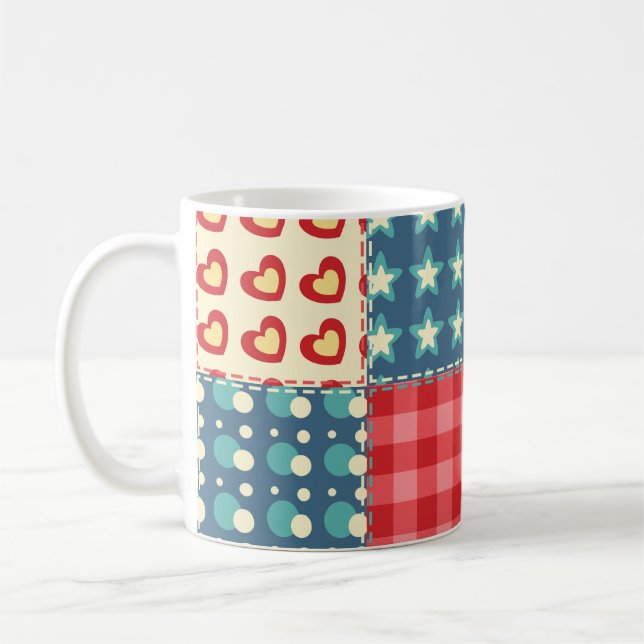 Vintage-Quilt: Patchwork-Hintergrundmuster. Kaffeetasse (Links)