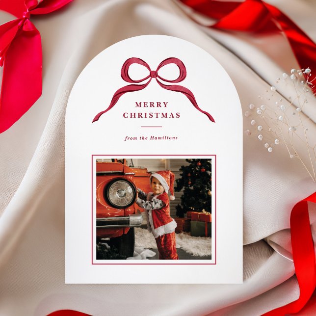 Vintage Red Bow Elegant Chic Arch Christmas Photo Einladung (vintage red bow Christmas photo card, with chic, elegant design.)