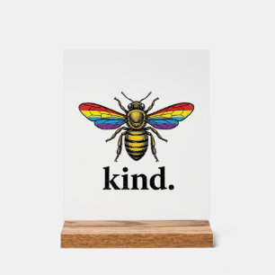 Vintage Regenbogenflügel-Shirt-Design von Kind Bee Acrylschild