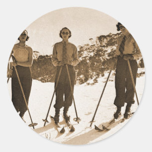 Vintage Retro-Frauen Skifahren "Ski Bums 1942" Runder Aufkleber