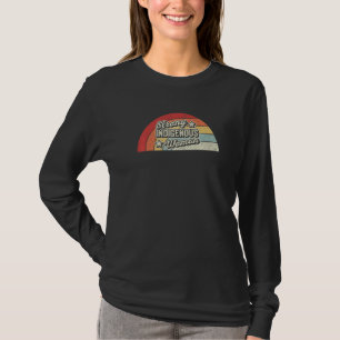 Vintage Retro Native American Starke Indigene Frau T-Shirt