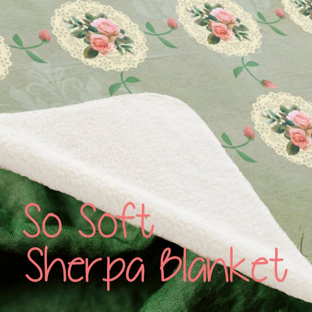 Vintage Rose Doily Green Damask Sherpadecke (Stay cuddly in these vintage style blankets.)