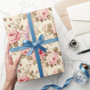 Vintage Rose in Rosa Geschenkpapier