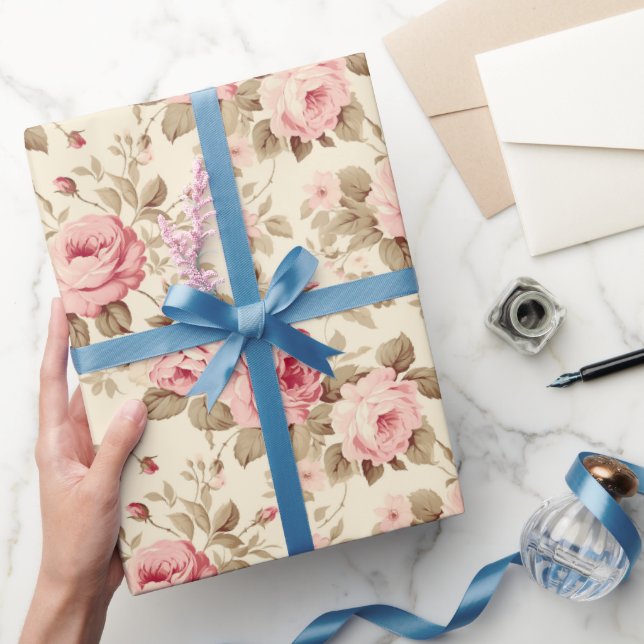 Vintage Rose in Rosa Geschenkpapier (Schenken)