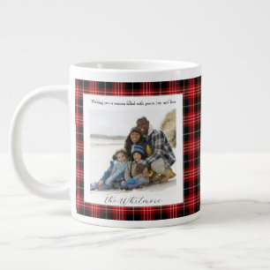 Vintage rote karierte Weihnachtsmonogramm 2 Foto C Jumbo-Tasse