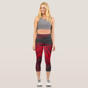 Vintage rote Rose auf schwarzem Hintergrund Capri Leggings