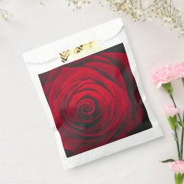 Vintage rote Rose auf schwarzem Hintergrund Geschenktütchen