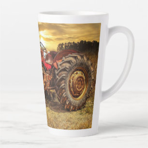 Vintage roter Landwirtstraktor Milchtasse