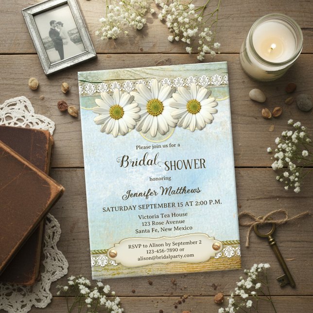 Vintage Rustic Country Daisy Bridal Shower  Einladung (Bridal shower invitation showing daisies on a watercolor background with rustic wood - with QR code)