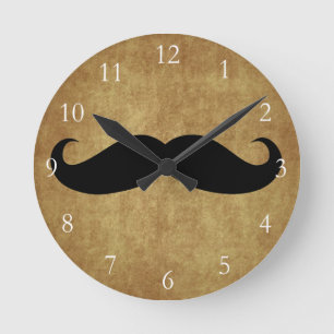 Vintage Schnurrbart mit individuellem Text Runde Wanduhr