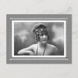 Vintage-Schönheit - Erwartung - in Schwarzweiß Postkarte
