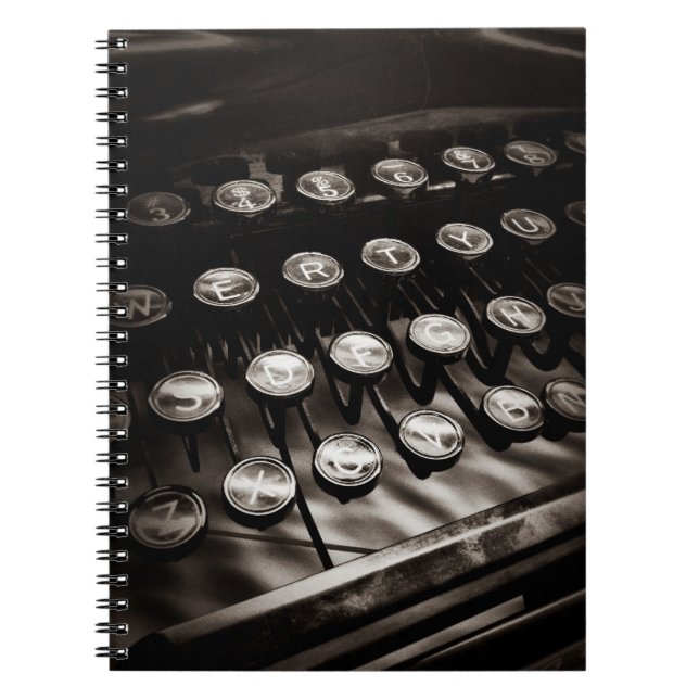 Vintage Schreibmaschinentasten in Schwarz und Weiß Notizblock (Vorderseite)