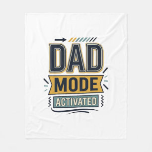 Vintage-Schriftzug-Shirt-Design 'Dad Mode aktivier Fleecedecke