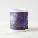 Vintage Science Fiction, ein leuchtendes Orb mit A Jumbo-Tasse<br><div class="desc">Vintage Illustration futuristische Planeten und Weltraum Science Fiction Image Set in der Zukunft. Ein klassisches Retro-Sci-Fi-Comic-Design mit einem leuchtenden Orb mit Lichtern,  die auf einem fremden Planeten kreisen,  und Außerirdischen in Schubbooten,  die in Richtung 50er fahren.</div>