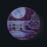 Vintage Science Fiction Erde Rover Außerirdischen Button<br><div class="desc">Vintage Illustration futuristische Außerirdischen und Roboter Science Fiction Bild mit einem klassischen 50er Comic Buch Design. Retro-Sci-Fi-Design mit Alien-Astronauten auf einem fremden Planeten mit einem Raumfahrzeug, Mondrover oder Mondrover und Blick auf die Erde und den Weltraum und winkend. Ein dunkler Himmel mit hellen Sternen und Planeten.</div>