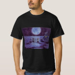 Vintage Science Fiction Erde Rover Außerirdischen  T-Shirt<br><div class="desc">Vintage Illustration futuristische Außerirdischen und Roboter Science Fiction Bild mit einem klassischen 50er Comic Buch Design. Retro-Sci-Fi-Design mit Alien-Astronauten auf einem fremden Planeten mit einem Raumfahrzeug,  Mondrover oder Mondrover und Blick auf die Erde und den Weltraum und winkend. Ein dunkler Himmel mit hellen Sternen und Planeten.</div>
