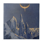 Vintage Science Fiction, Mondschneeplanet Fliese<br><div class="desc">Vintage Illustration futuristische Science Fiction Planeten und Weltraumbild. Ein 50er Retro-Sci-Fi-Comic Buch-Design mit einem fremden Planeten bedeckt mit Eis und Schnee in der Nacht mit einem Halbmond über den Bergen im Winter.</div>