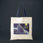 Vintage Science Fiction Orbit-Raumstation Tragetasche<br><div class="desc">Vintage Illustration futuristischen Weltraum und Planeten Science Fiction Bild. Eine Raumstation,  die sich um einen Planeten oder Mond umkreist und in Zukunft eine helle Sonne am Himmel strahlt. Ein klassischer 50er Retro-Sci-Fi-Comic Buch Design.</div>