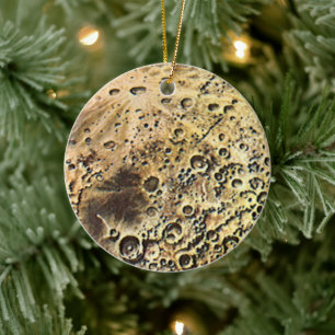 Vintage Science-Fiction, Raumschiff über dem Mond Keramikornament