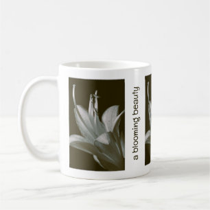 Vintage-Sepia-Hosta-Blumenfotografie Grau-Teal Kaffeetasse