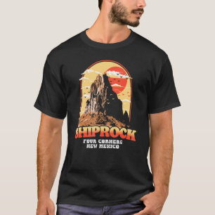 Vintage Shiprock New Mexico Grafik Vier Ecken T-Shirt