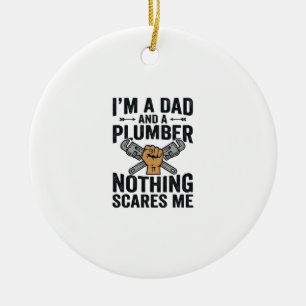 Vintage-Shirt-Design Papa Klempner Nichts schreckt Keramik Ornament