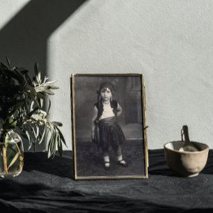 Vintage Sinti und Roma Girl - altes Schwarz-Weiß-F Poster