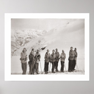 Vintage-Skibild, Damen auf Skiern Poster