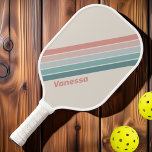 Vintage Soft Sea Muschel Streifen mit Namen Pickleball Schläger<br><div class="desc">Die Vintage Soft Sea Muschel Striped mit Name Pickleball Paddle bietet ein ruhiges und elegantes Design mit sanften Streifen, die die beruhigenden Farben von Sandstränden und weichen Muscheln. Dieses Paddel ist ideal für Spieler, die gewollt haben, Stil mit einer Touch von Küstenstreifen zu verbinden. Mit der Möglichkeit, es mit Ihrem...</div>