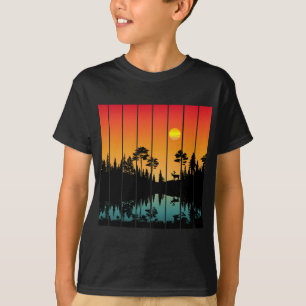Vintage-Sonnenuntergang-Wald-Sonnenaufgang-Landsch T-Shirt