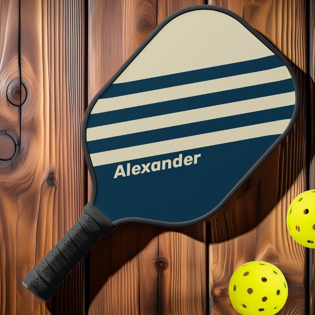 Vintage Spionagestreifen mit Namen Pickleball Schläger (Von Creator hochgeladen)