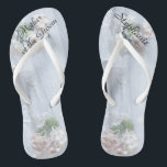 Vintage Spitzenmutter von Groom Wedding Flip Flops<br><div class="desc">Dieses Vintage Design der Spitzen personalisiert, komfortabel Mutter der Groom Flip Flops sind ein einfaches, elegantes und elegantes Geschenk für Mitglieder des Brautparty - Bride, Brautjungfrau, Trauzeugin ... Sie ergänzen die Festlichkeiten Ihres Hochzeitstages, Junggeselinnen-Abschieds oder anderer Feierlichkeiten. Einfache Anpassung von Namen und Titel. Originelles Foto von Vintagen Spitzen Hochzeitskleid von...</div>