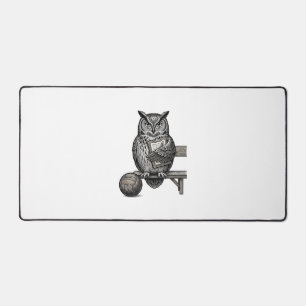 Vintage-Stich-Eulen-Fußballtrainer-Shirt-Design_1 Schreibtischunterlage