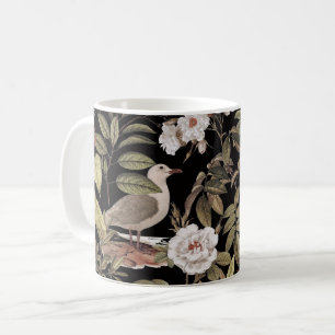 Vintage-Stoffdesign mit Vögeln und Blumen auf eine Kaffeetasse