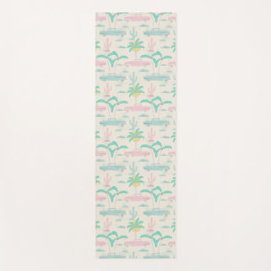 Vintage Summer day under palms with nostalgic cars Yogamatte