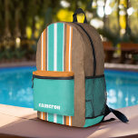 Vintage Surfbretter - subtiler Holzhintergrund Bedruckter Rucksack<br><div class="desc">Ein farbenfroher Retro-Streifen-Design in Aqua-Blau und Orange auf einem Imitat Holzprint Hintergrund. Ein Vintages Surfbrettdesign mit einem Strand- und Surflook. Fügen Sie Ihren Namen hinzu,  um dies zu einem persönlichen Rucksack zu machen,  der unter Ihren Freunden auffällt. Der Text ist ein Serifencode-Schriftart.</div>