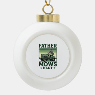 Vintage T-Shirt-Design für Rasenmäher: Papa mäht a Keramik Kugel-Ornament