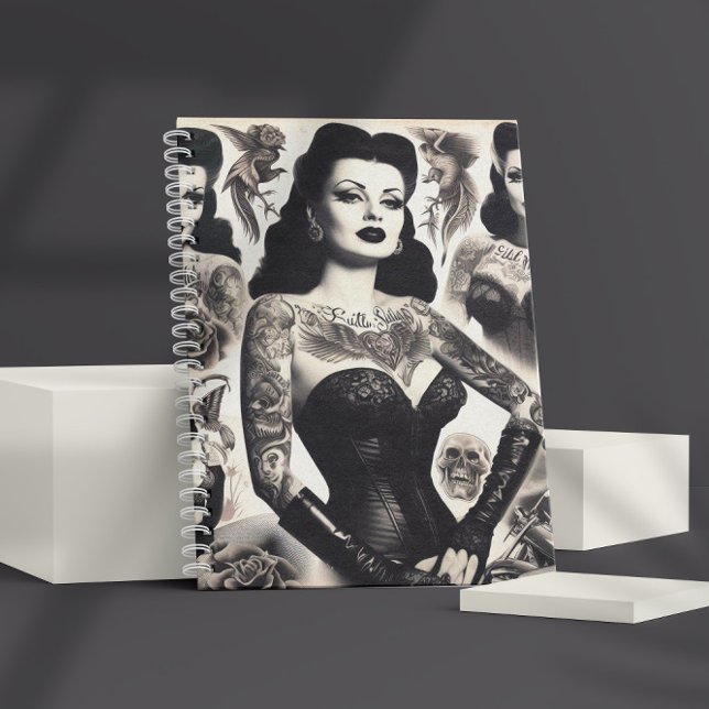Vintage-Tätowierte-Goth-Frau-Collage Notizbuch (Von Creator hochgeladen)