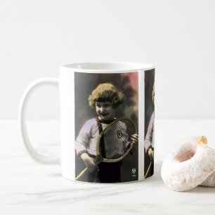 Vintage Tennissportarten, Happy Girl mit Racket Kaffeetasse