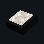 Vintage traditionelle rustikale Landstriche und Sp Erinnerungskiste<br><div class="desc">Eine rustikale Geschenkboxen im Landhausstil mit Schmuck und einem schicken Design auf beigen Imitaten,  die mit einem wunderschönen,  gemusterten,  blumengeschmückten,  weißen Spitzen mit Rändern besticht.</div>