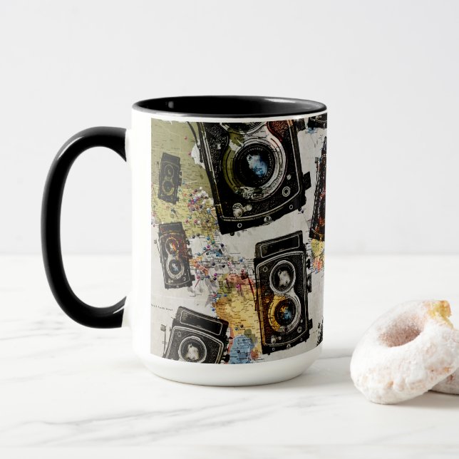 Vintage Travel Camera Muster Tasse (Mit Donut)