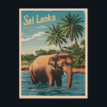 Vintage Travel Sri Lanka Ceylon Retro Landschaftli Postkarte<br><div class="desc">Genießen Sie die Magie Sri Lankas und feiern Sie sein bleibendes Erbe mit diesem bezaubernden Retro-Reise-inspiriert Design. Dieses Design,  das mit Nostalgie und Vintagem Charme überflutet ist,  ist eine Hommage an die teardrop-förmige Insel,  die für ihre üppigen Landschaften,  die alten Ruinen und die lebendige Kultur bekannt ist.</div>