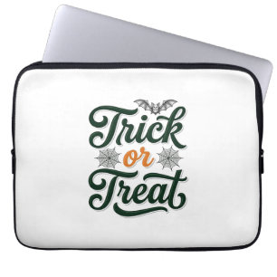 Vintage-Trick-or-Treat-Halloween-Typografie-Design Laptopschutzhülle