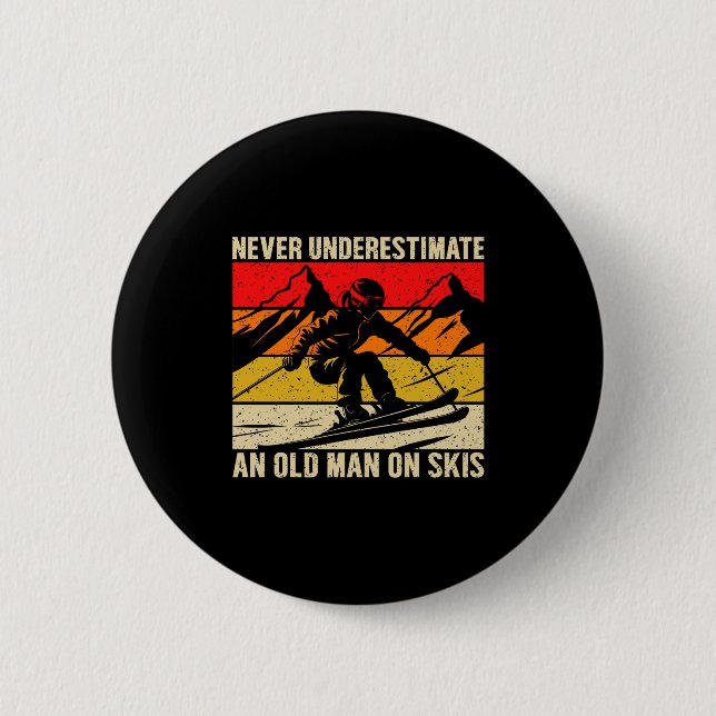 Vintage Unterschätze niemals einen alten Mann auf  Button (Vorderseite)