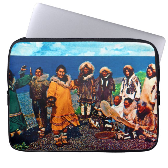 Vintage US Alaska Eskimo Tänzer Laptopschutzhülle (Vorderseite)