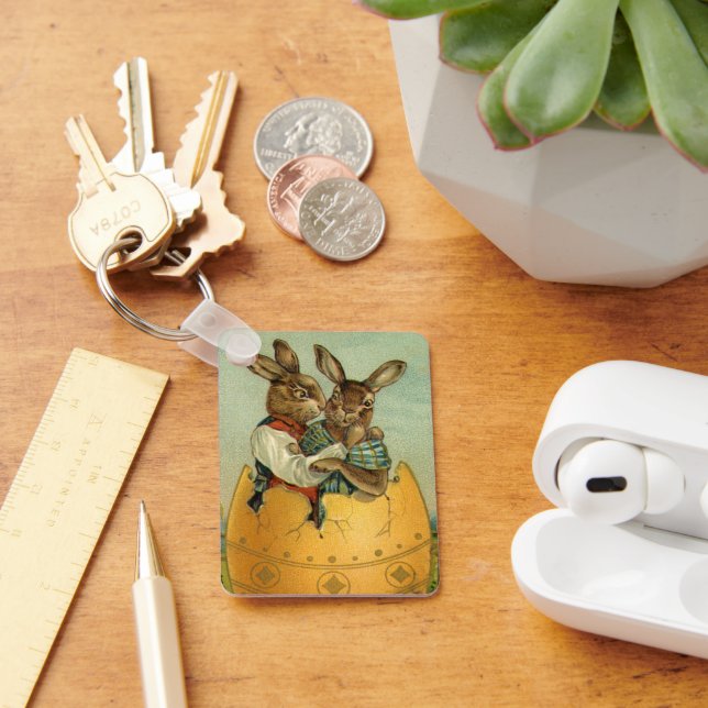 Vintage Viktorianische Osterbrunnen in einem Golde Schlüsselanhänger (Schreibtisch)