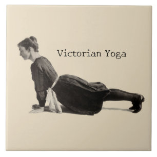 Vintage viktorianischer Yoga-Frauen-Aufwärts-Hund- Fliese